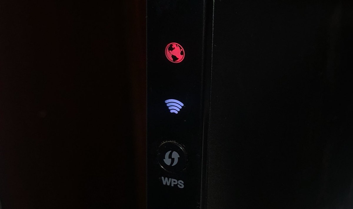 Red Globe on Fios Router